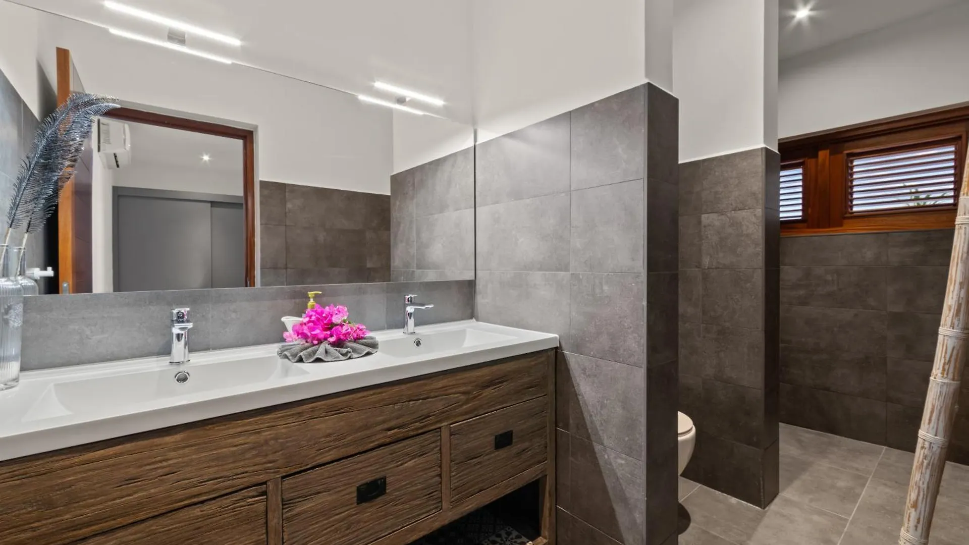 Lahara Suites With Amazing View Soto 0*,