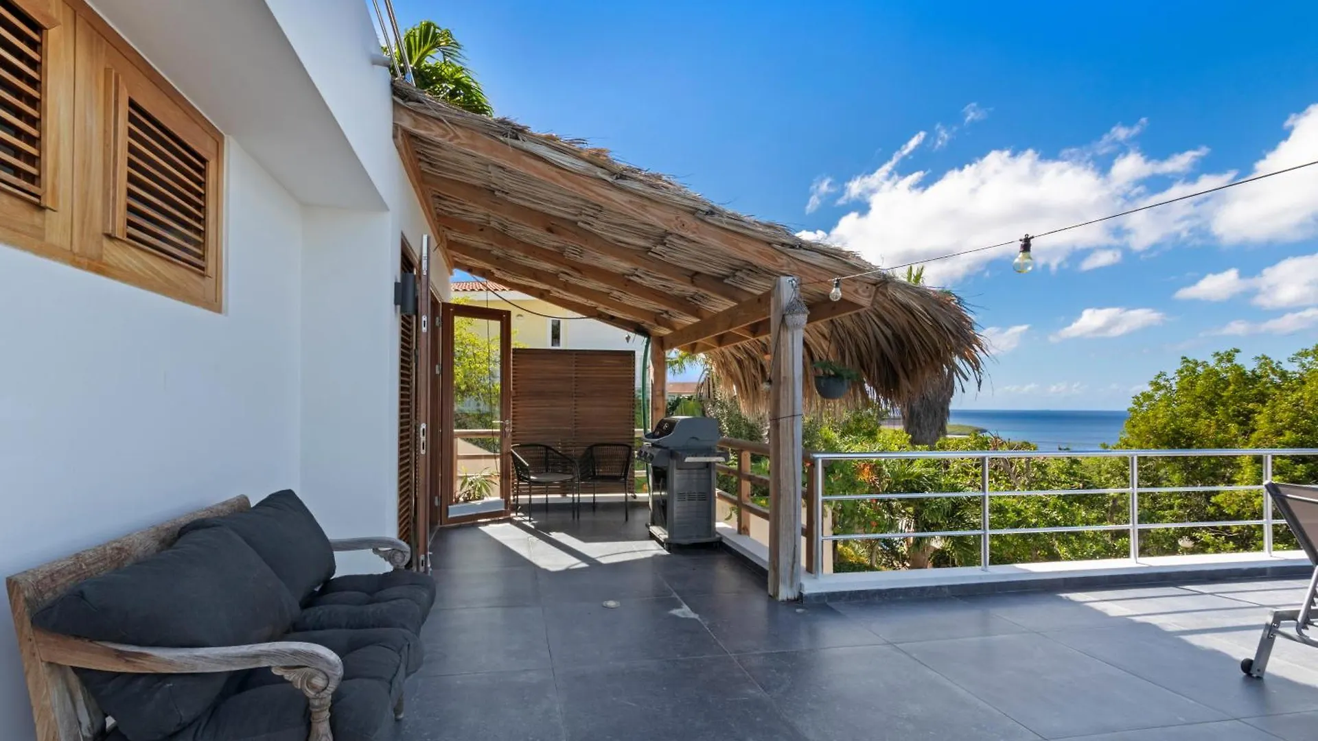 Lahara Suites With Amazing View Soto 0*,